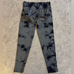 Amazon Scrunch Butt Lifting Leggings, size L